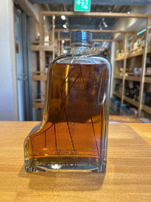 Suntory Royal Japanese Whisky, 600ml, 43% ABV, Piano-Shaped Bottle Only