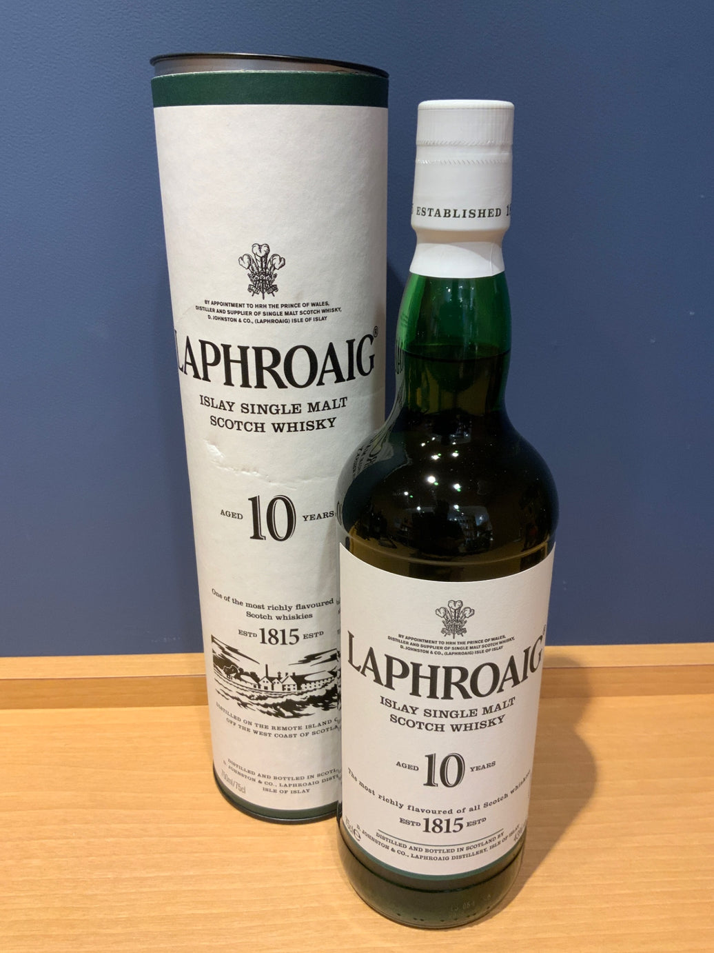 ラフロイグ10年43°750ml [箱入り]