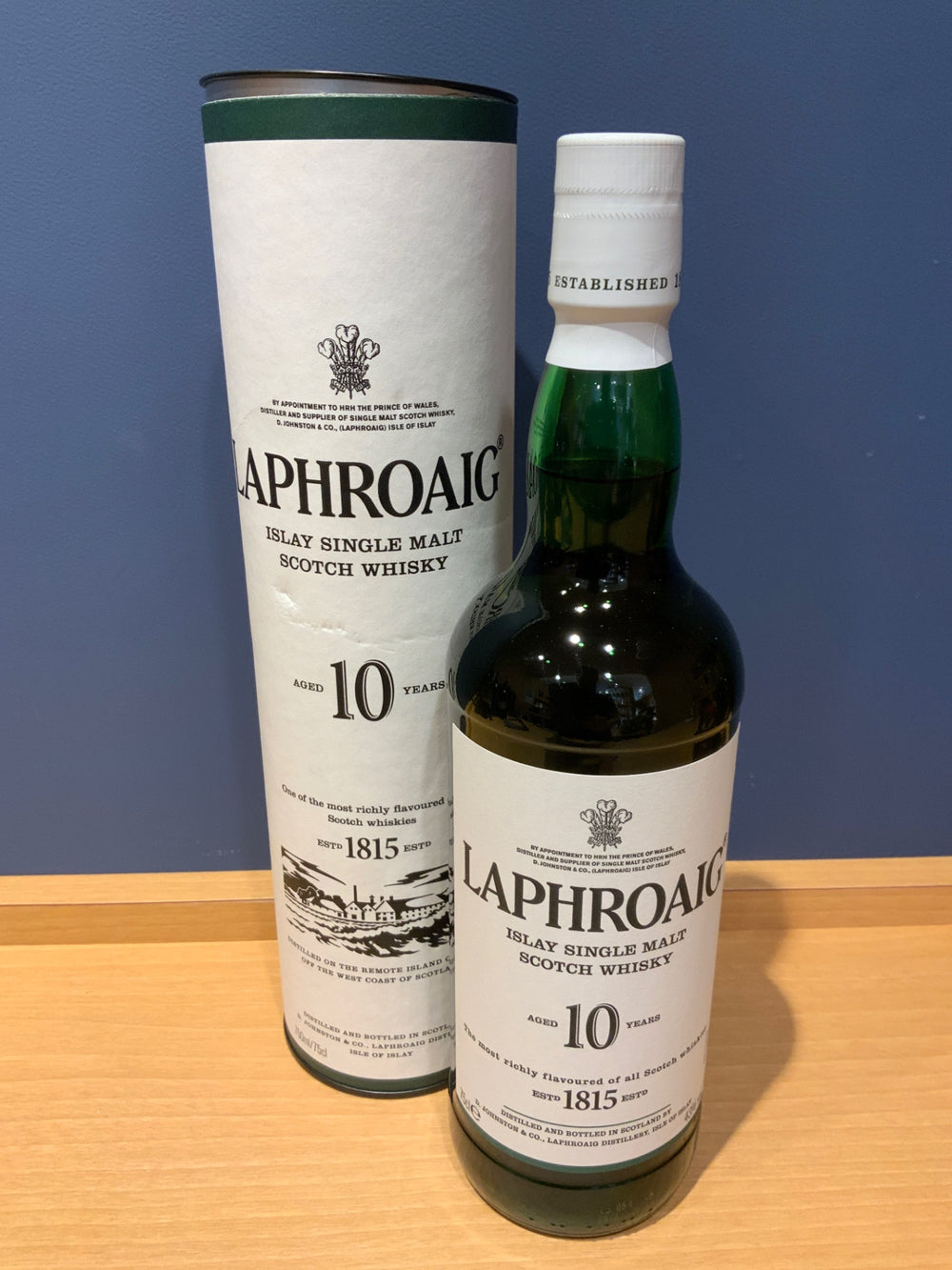 ラフロイグ10年43°750ml [箱入り]