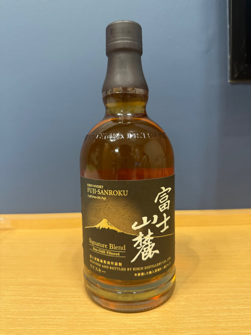 富士山麓 Signature Blend(シグニチャーブレンド) [ ウイスキー 日本 700ml ]