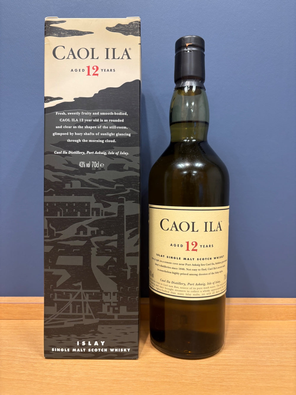 カリラ 12年 箱入り [ ウイスキー イギリス 700ml ]