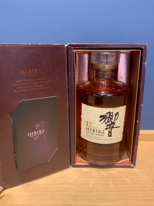 サントリー ブレンデッドウイスキー 響17年カートン付き [ ウイスキー 日本 700ml ]