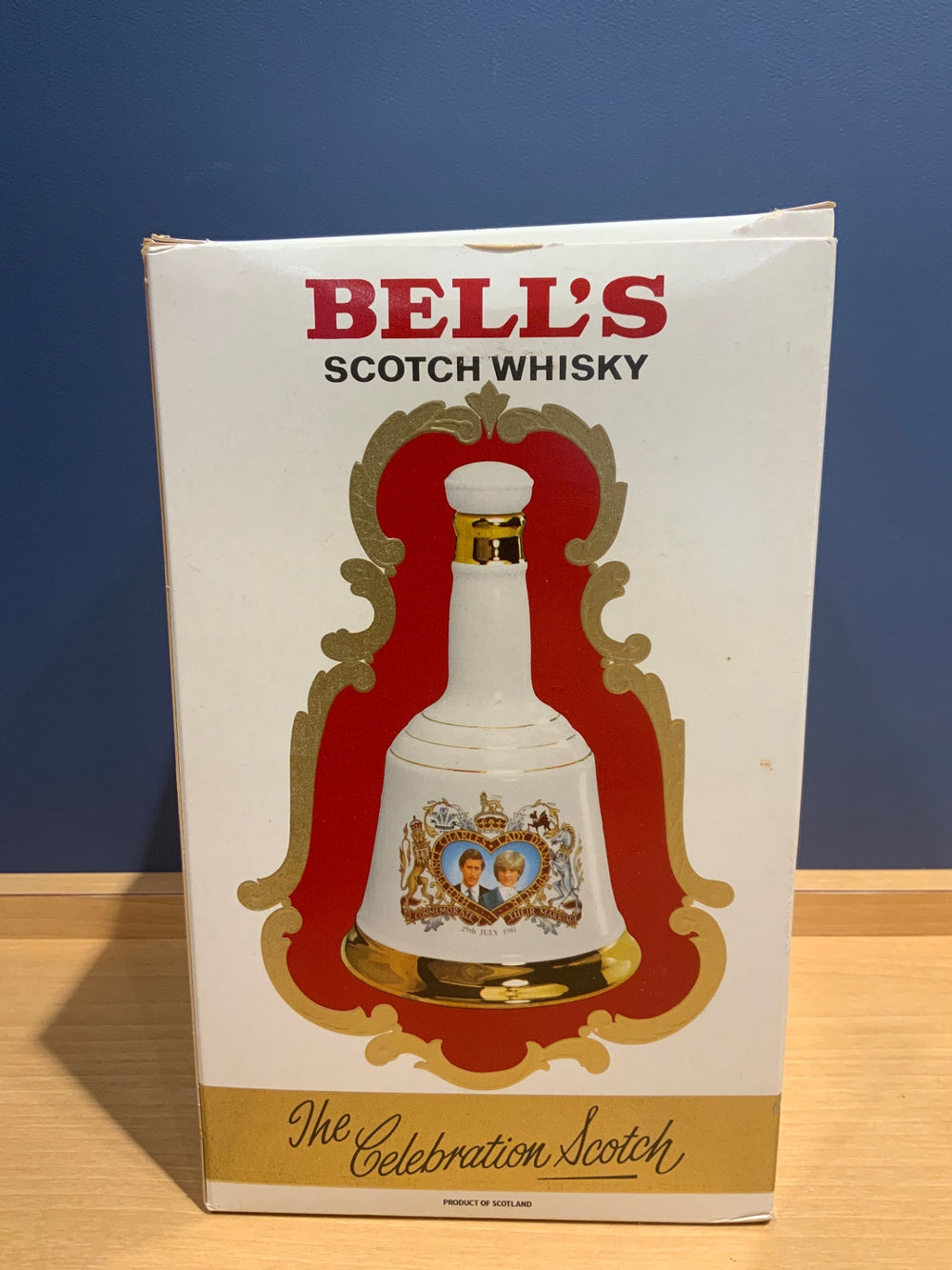 ＢＥＬＬｓ　陶器ボトル　1本　箱付き