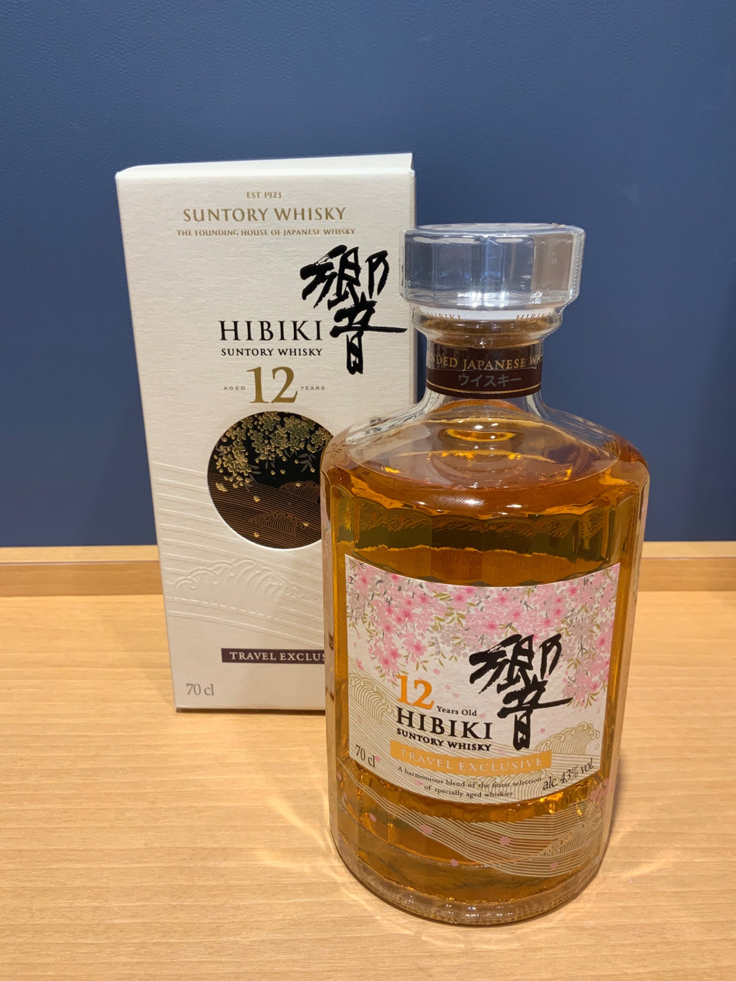 Hibiki  サントリー 響12年 700ml　新版