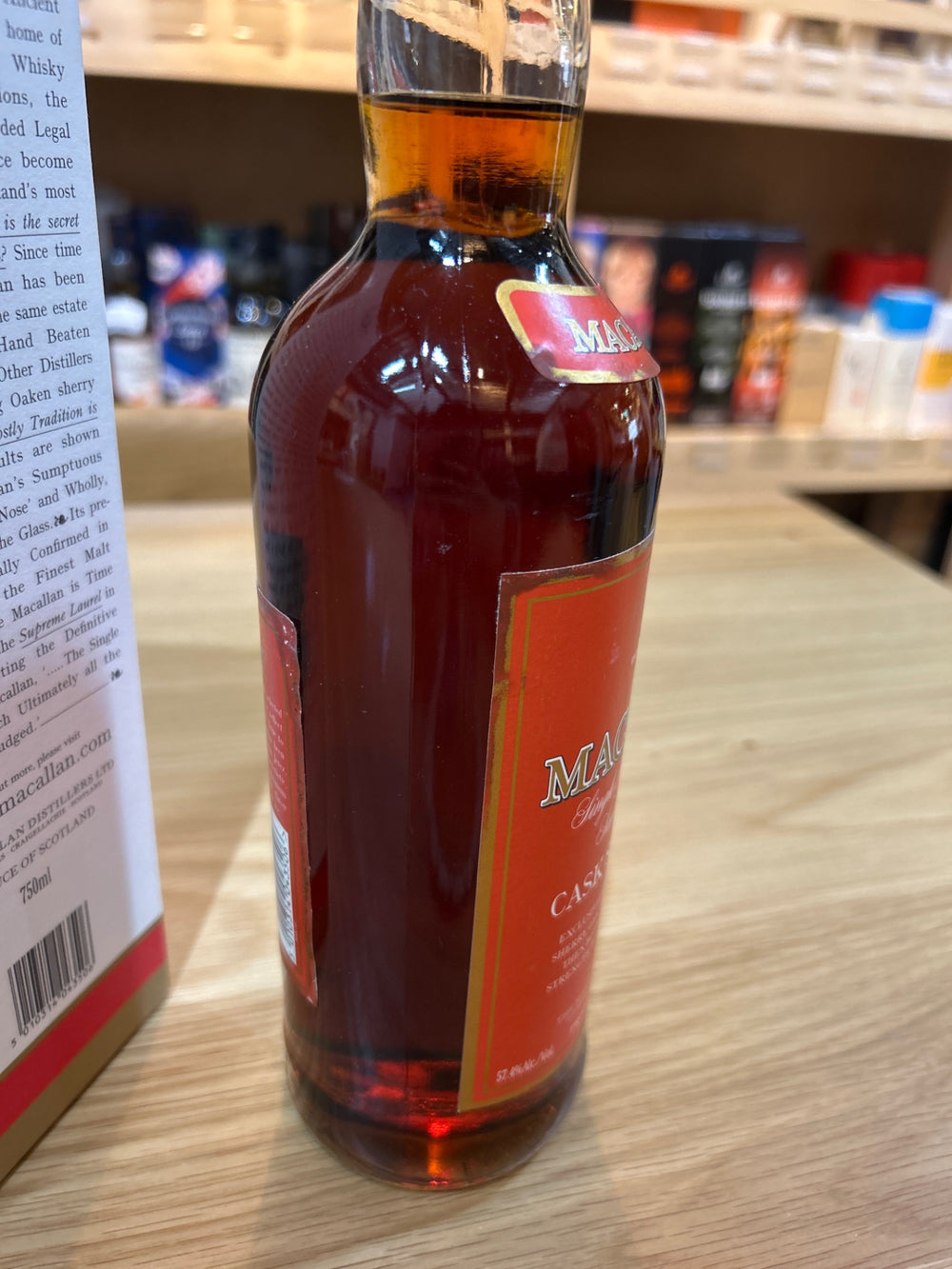 マッカラン　マッカラン カスクストレングス　赤ラベル 箱付き 　750ml