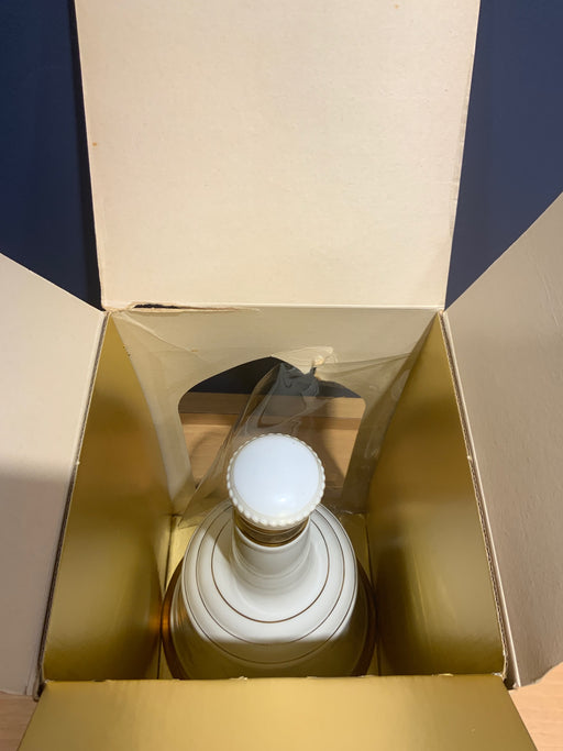 ＢＥＬＬｓ　陶器ボトル　1本　箱付き