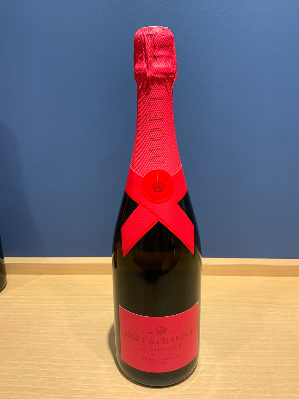 Moet &amp; Champagne Rosé Holiday Season Limited SHARE THE LOVE