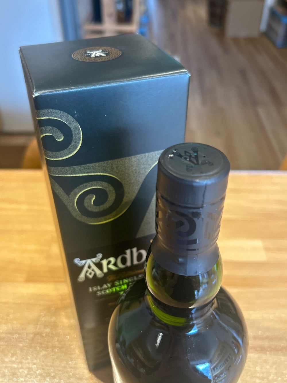 Ardbeg 10 Year Old [Whiskey, UK, 700ml]