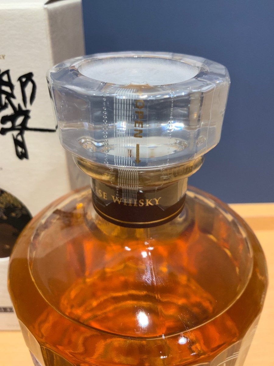 Hibiki サントリー 響12年 700ml　新版 - LIQUOR JOY