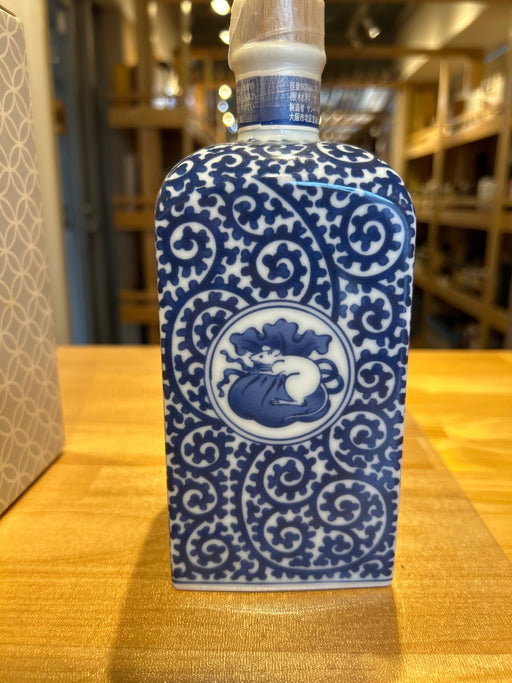 Yamazaki 12-year-old Arita ware square bottle with blue and white octopus arabesque "Fuku" design