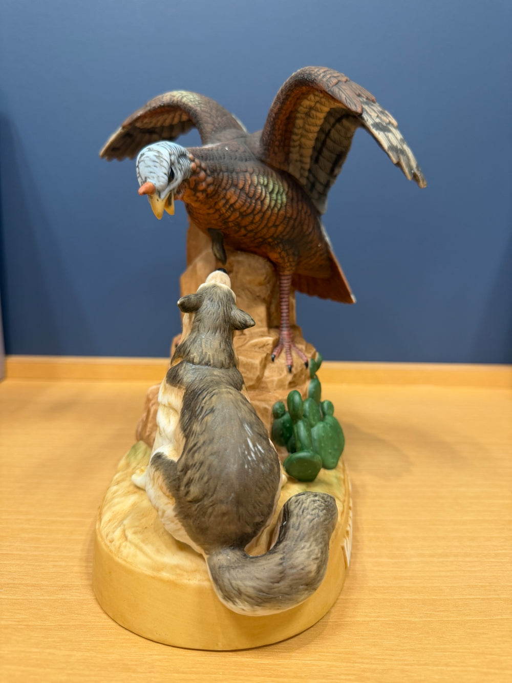 ワイルドターキー WILD TURKEY 8年 陶器ボトル 七面鳥と狼 700ml