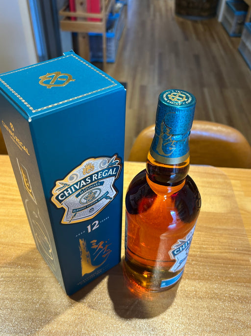 [ギフト] シーバスリーガル 12年 ミズナラ スペシャル・エディション 箱付き 40度 700ml