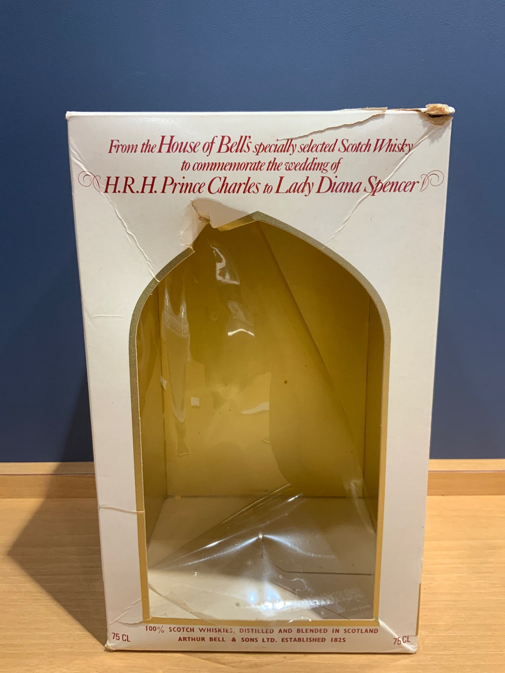 ＢＥＬＬｓ　陶器ボトル　1本　箱付き
