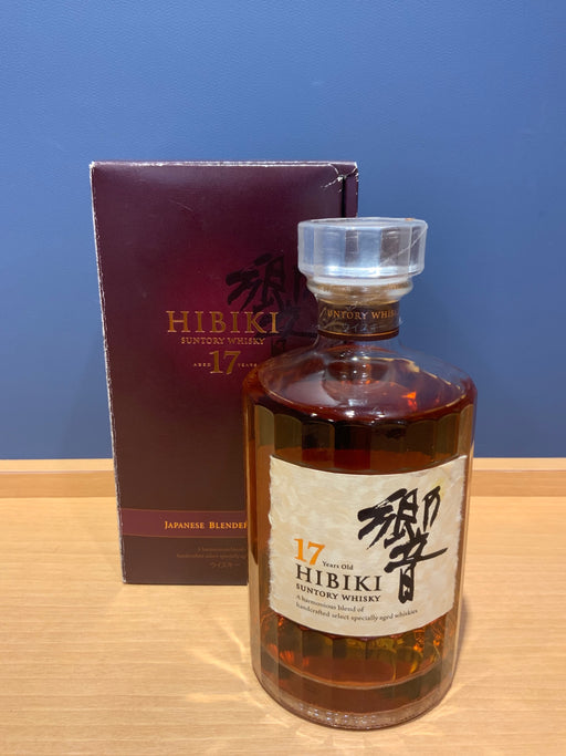 サントリー ブレンデッドウイスキー 響17年カートン付き [ ウイスキー 日本 700ml ]