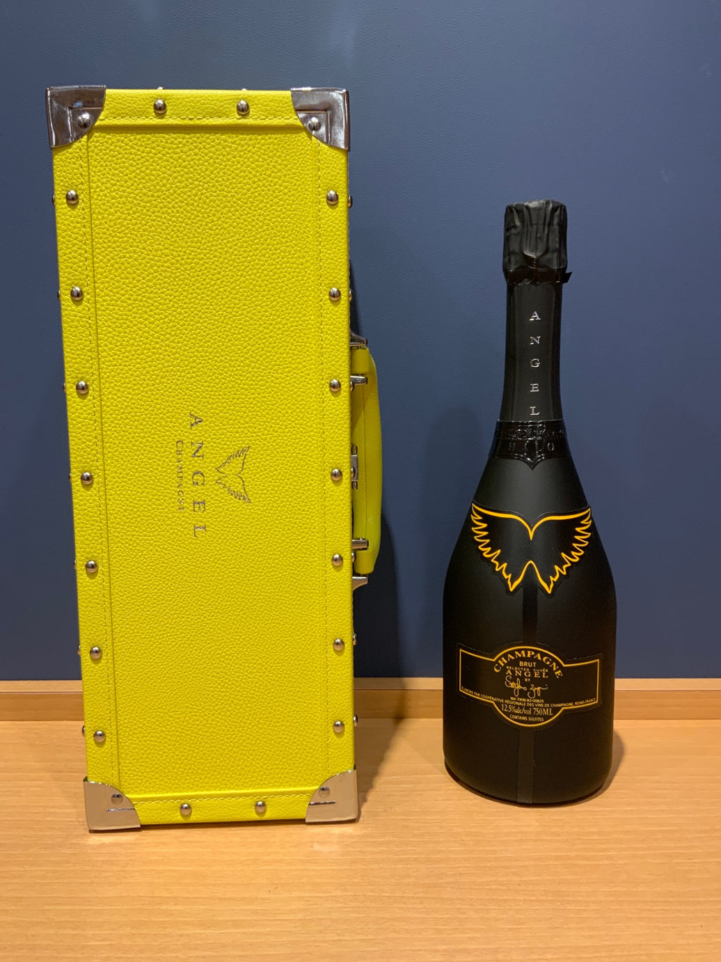 エンジェル シャンパン ヘイロー イエロー 750ml 箱入り正規品