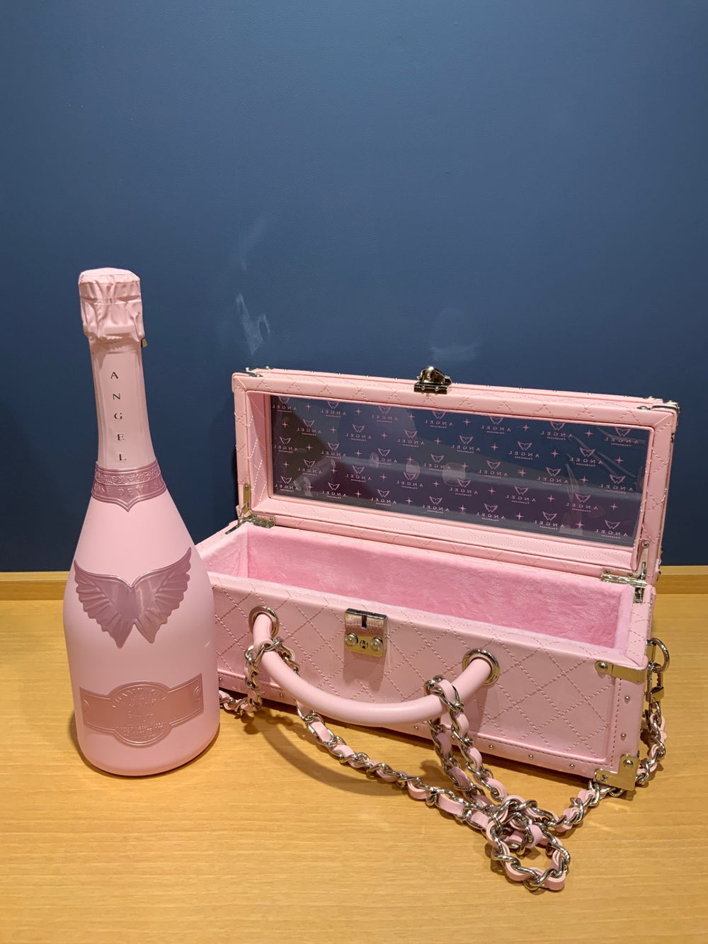 エンジェル　ドゥミセック　ロゼ　ピンク
