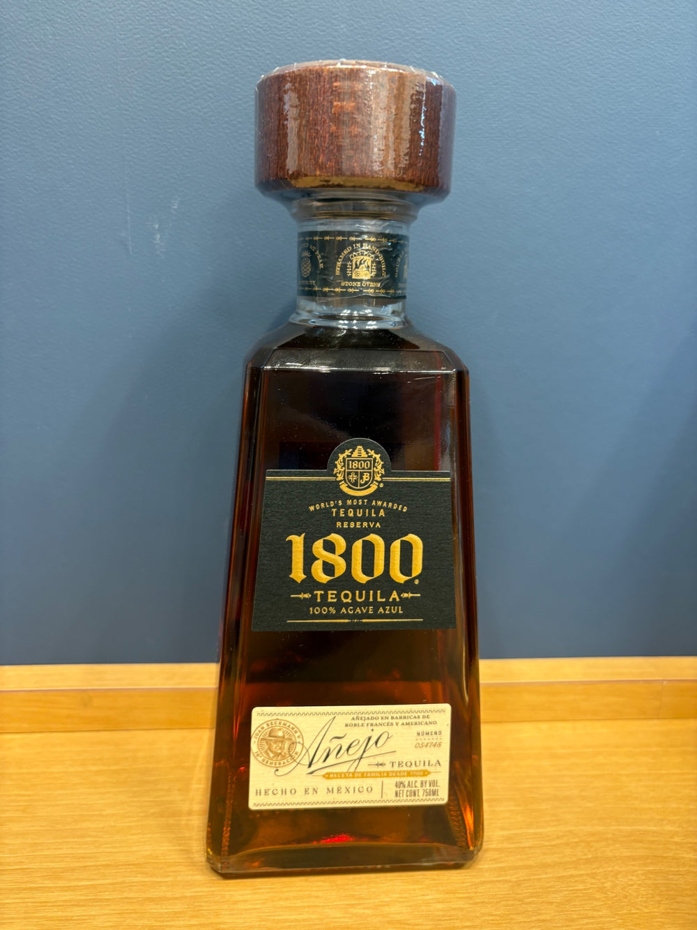 クエルボ 1800 アネホ [ テキーラ 750ml ]