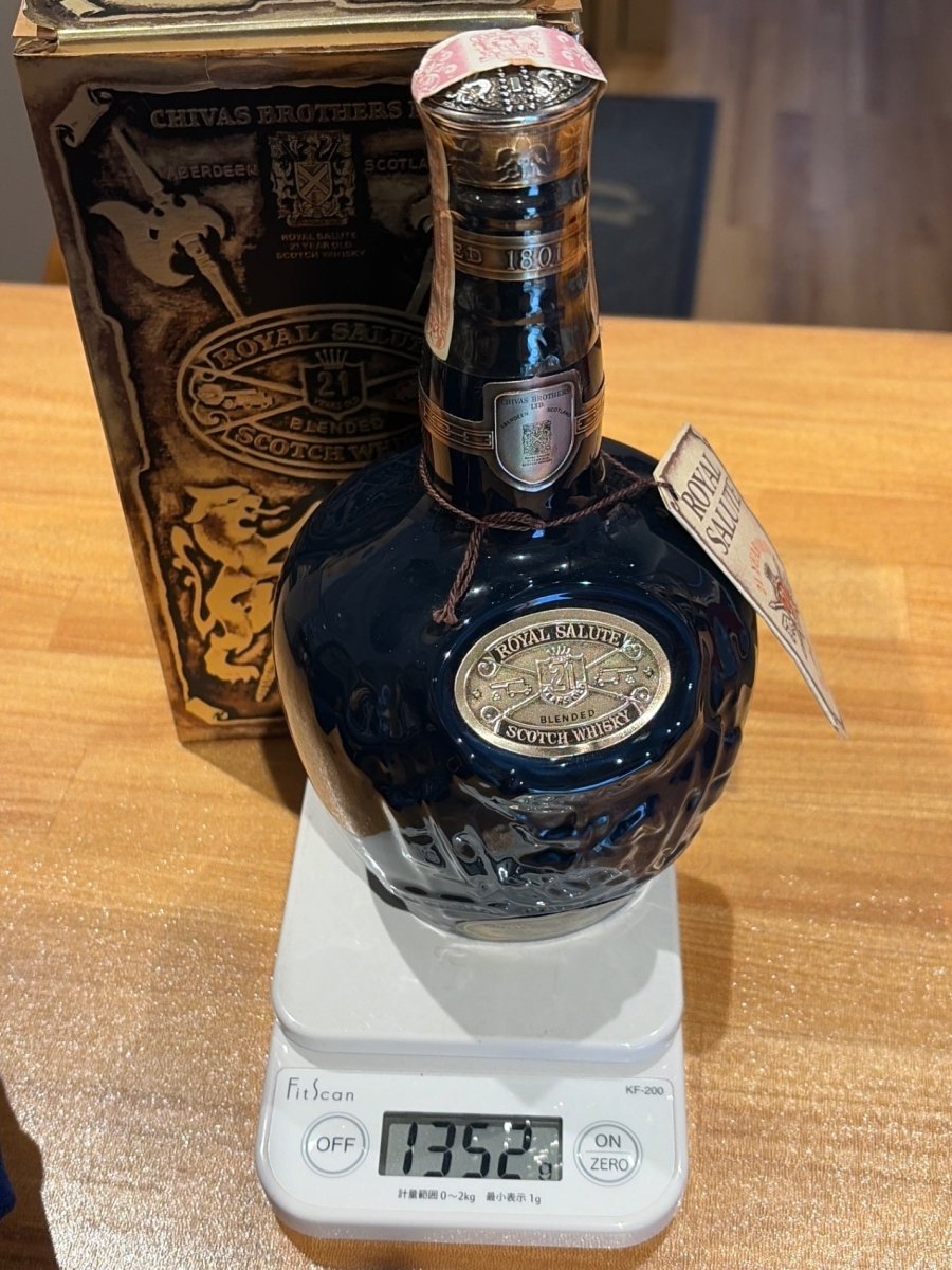 ROYAL SALUTE ロイヤルサルート 21年 青 陶器ボトル ウイスキー 700ml 40% - LIQUOR JOY