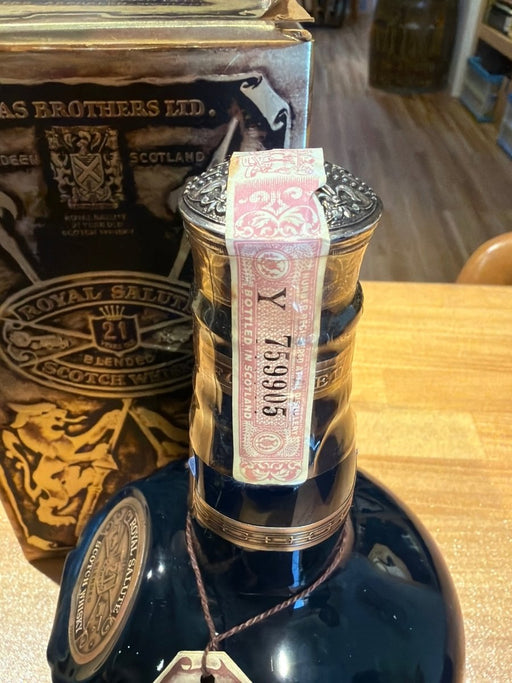 ROYAL SALUTE ロイヤルサルート 21年 青 陶器ボトル ウイスキー 700ml 40% - LIQUOR JOY