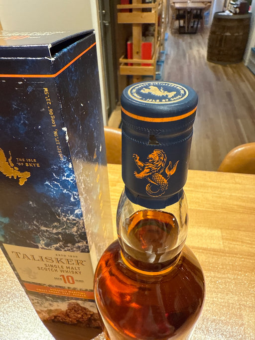 タリスカー 10年 箱入り [ ウイスキー イギリス 700ml ] [ギフトBox入り]