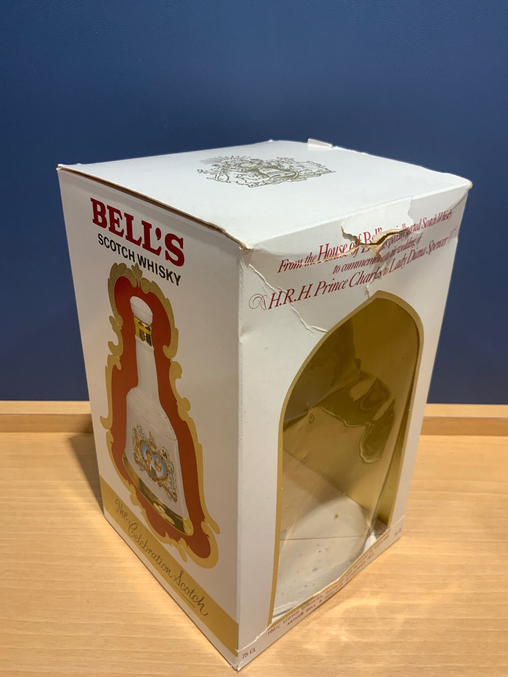ＢＥＬＬｓ　陶器ボトル　1本　箱付き