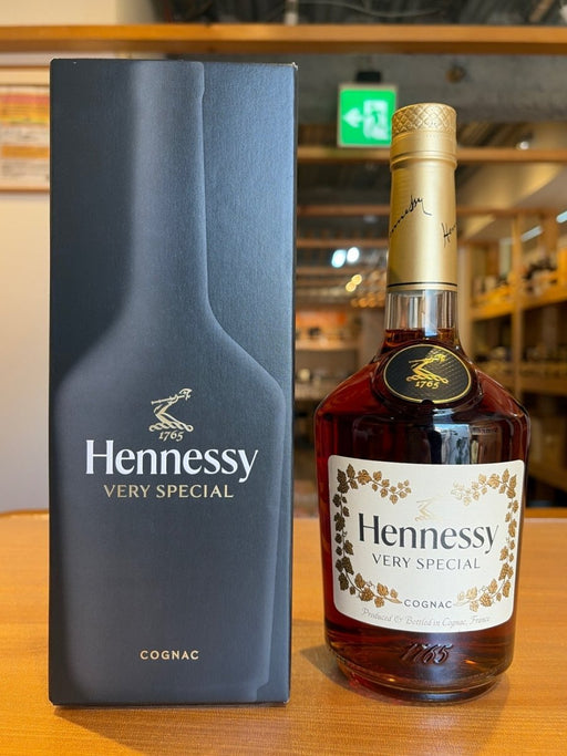 ヘネシー　V・S 700ml 箱入り - LIQUOR JOY