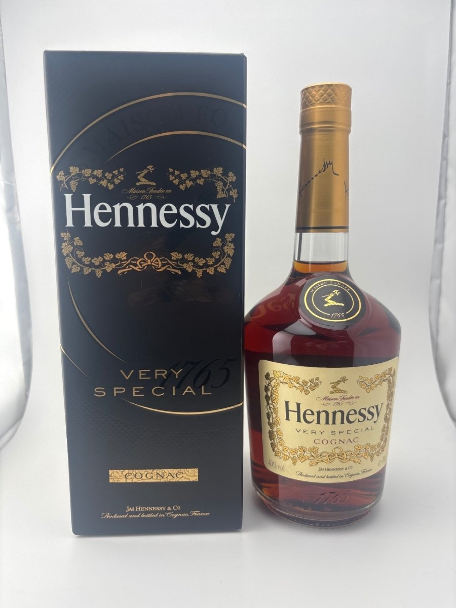 ヘネシー V.S 箱入り [ ブランデー 700ml ] - LIQUOR JOY