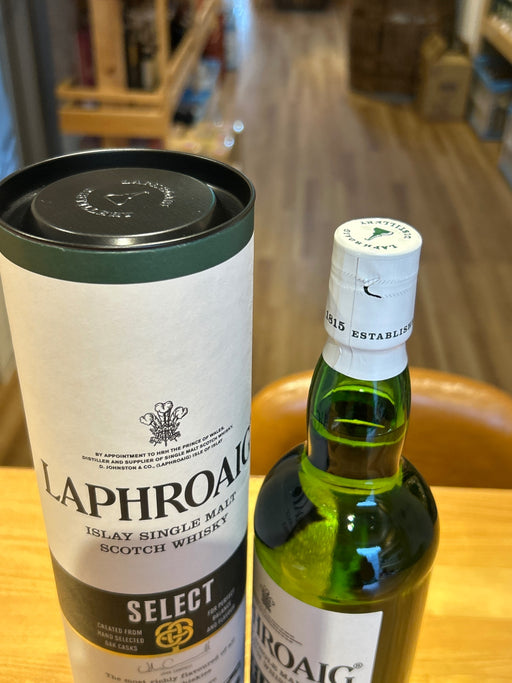 Laphroaig Select Cask Single Malt Whisky [UK, 700ml] [Gift Box]
