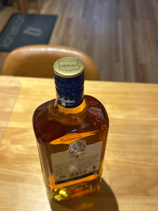 Ballantine's 10 Year Old Blended Scotch Whisky [UK Whisky, 700ml]
