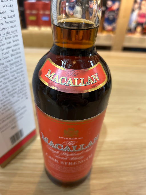 マッカラン　マッカラン カスクストレングス　赤ラベル 箱付き 　750ml