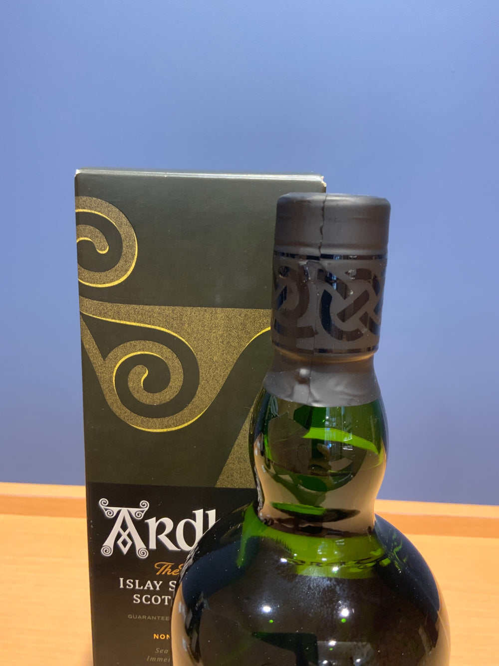 アードベッグ 10年 46度 700ml 【正規】 【箱あり】