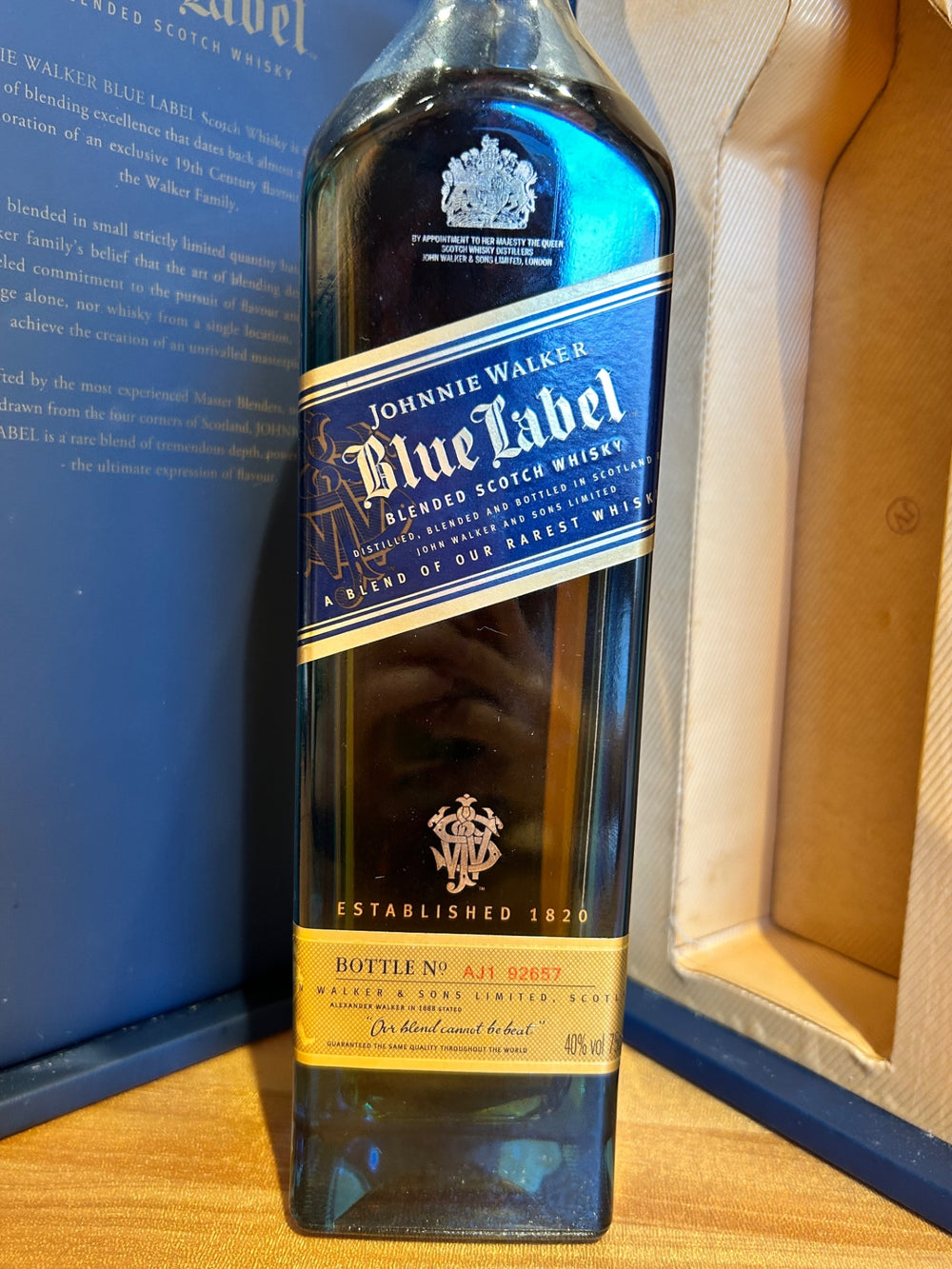 ジョニーウォーカー ブルーラベル 箱付き/海外版　750ML