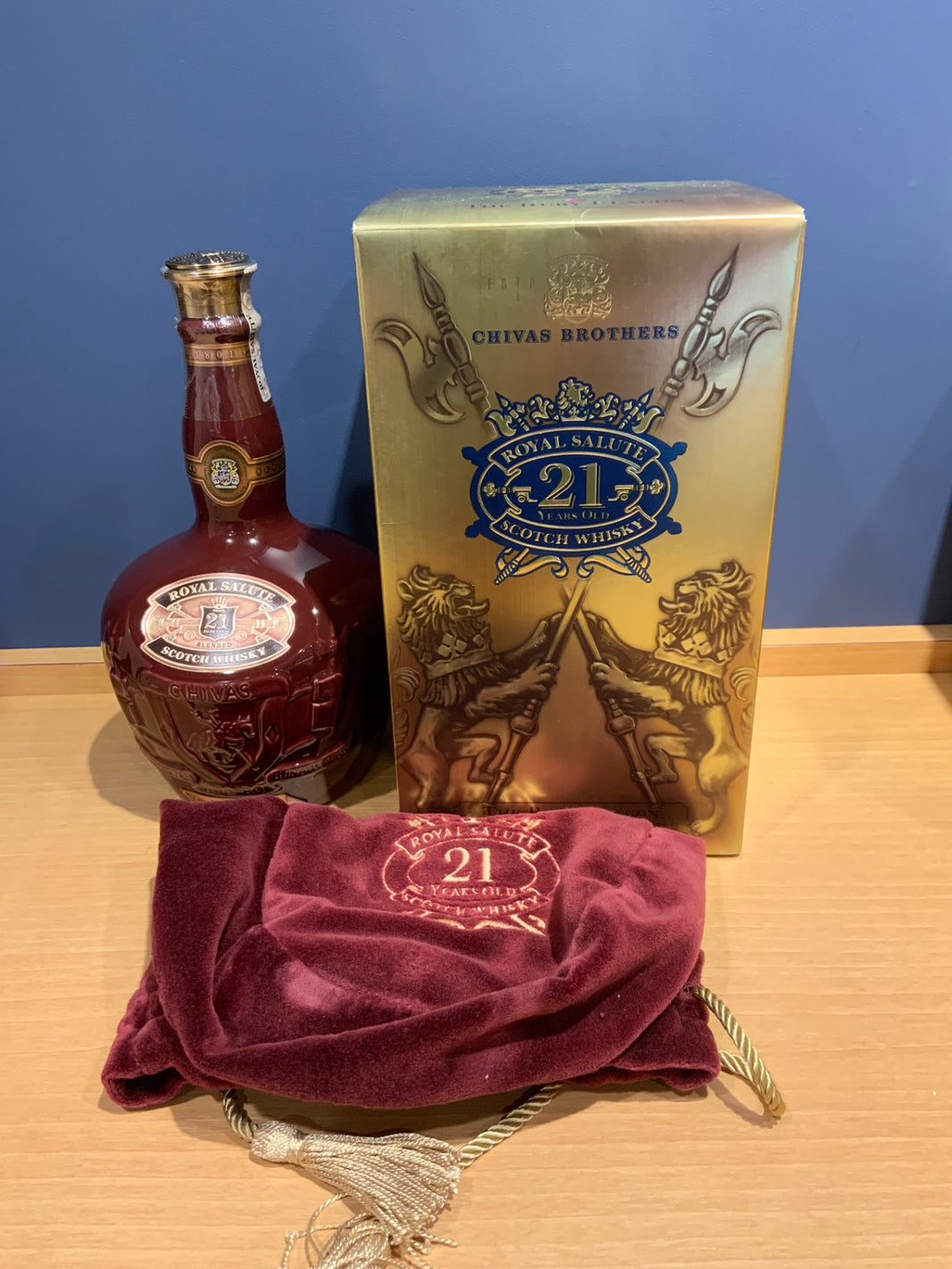 古酒  シーバスロイヤルサルート 21年 茶色陶器ボトル 750ml  ブレンデッド スコッチ　巾着袋/箱付き